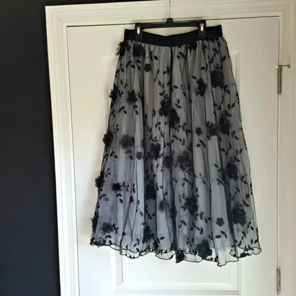 NEW! EXQUISITE Floral APPLIQUE Mesh SKIRT SZ L - Picture 4 of 6